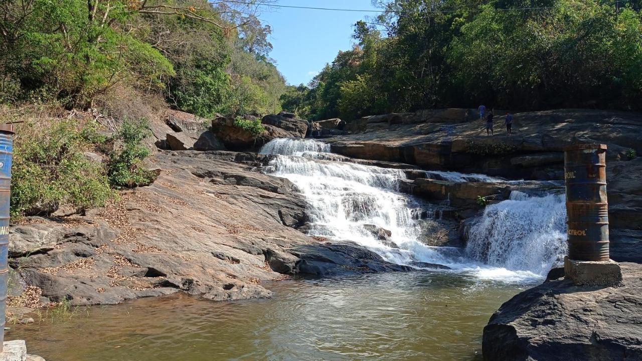 Riverbench Homestay Munnar, Anaviratty Exterior foto