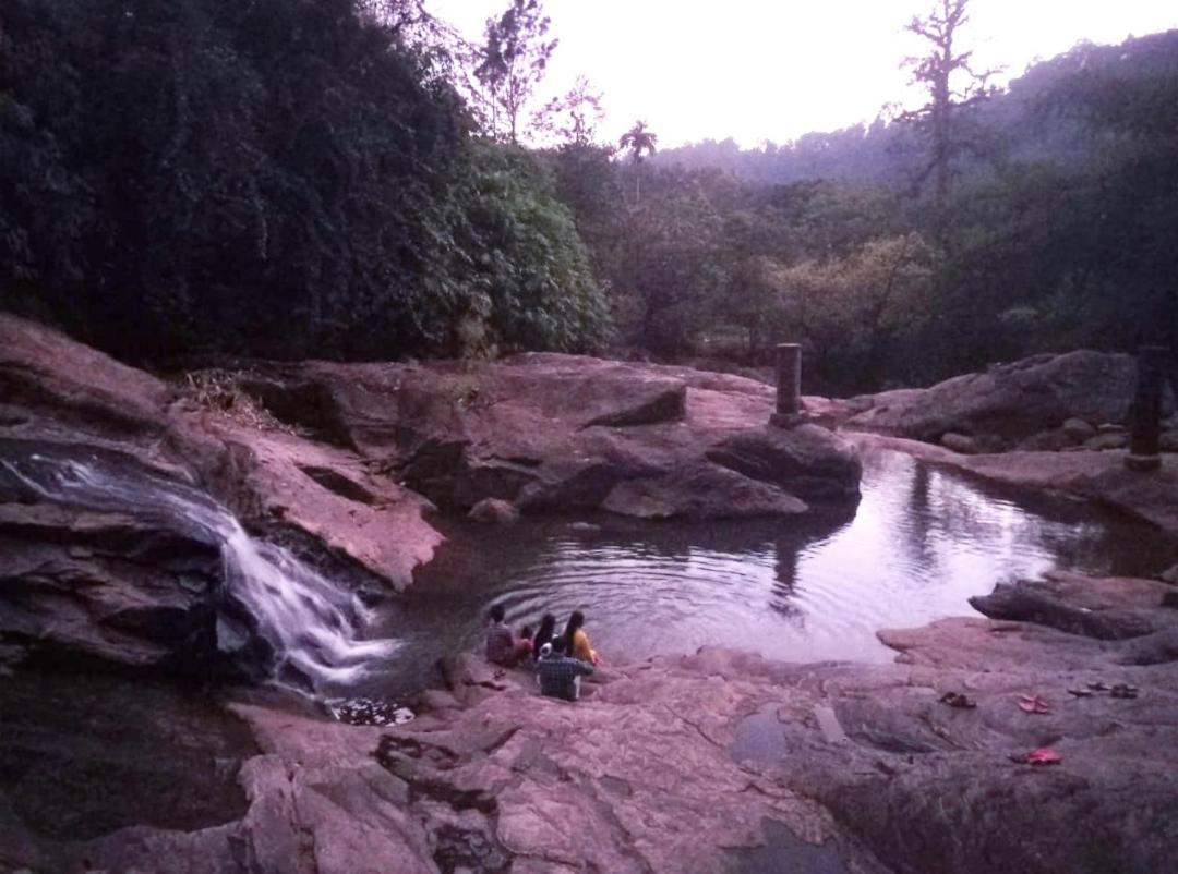 Riverbench Homestay Munnar, Anaviratty Exterior foto