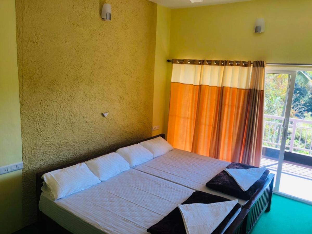 Riverbench Homestay Munnar, Anaviratty Habitación foto